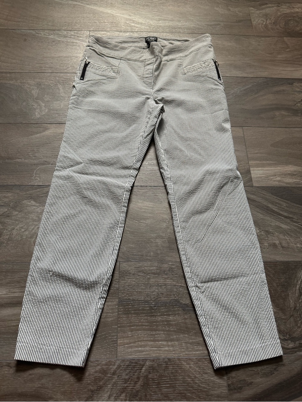 SOHO Apparel Women’s Pull On Stretch Pants Size Large Black and White Stripes
